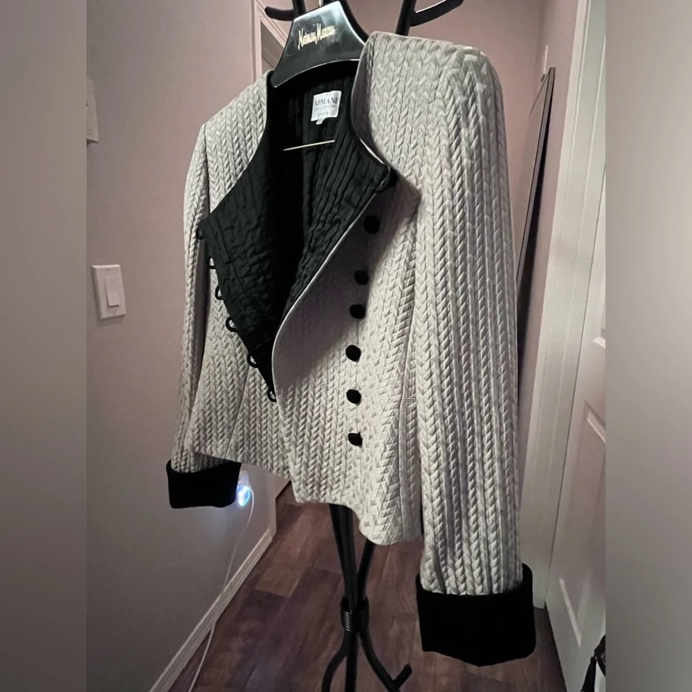 ARMANI COLLEZIONI beautiful BLAZER Jacket Made in ITALY with Velvet Details - Picture 13 of 16